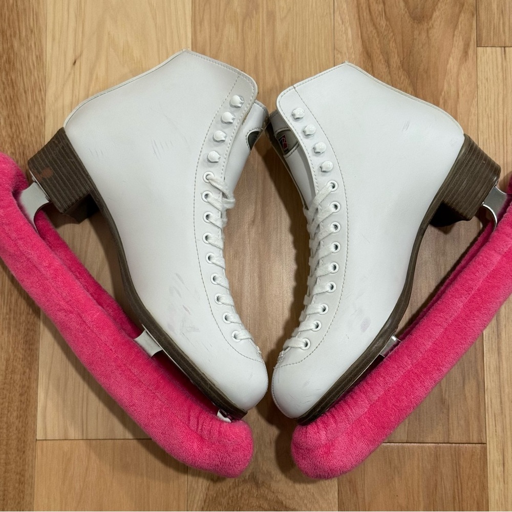 Riedell White Women's Figure Skates - Classic High-Cut Leather - Picture 10 of 12